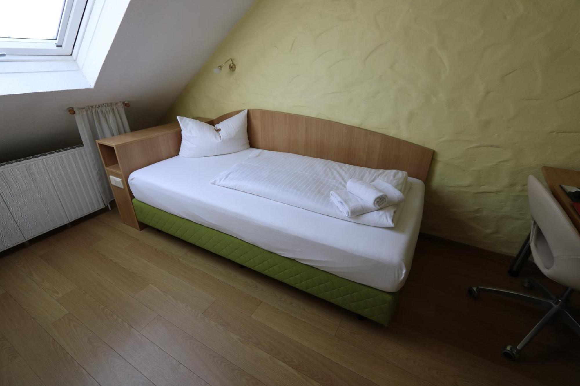 Hotel Avenue Altenfurt Нюрнберг Екстериор снимка