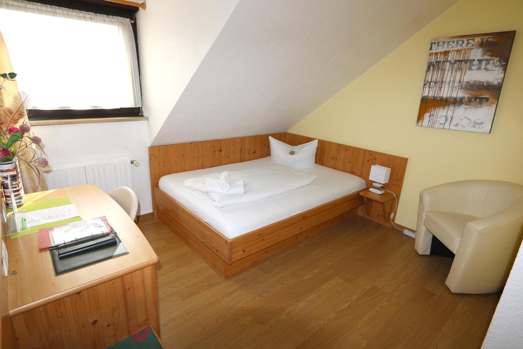 Hotel Avenue Altenfurt Нюрнберг Екстериор снимка