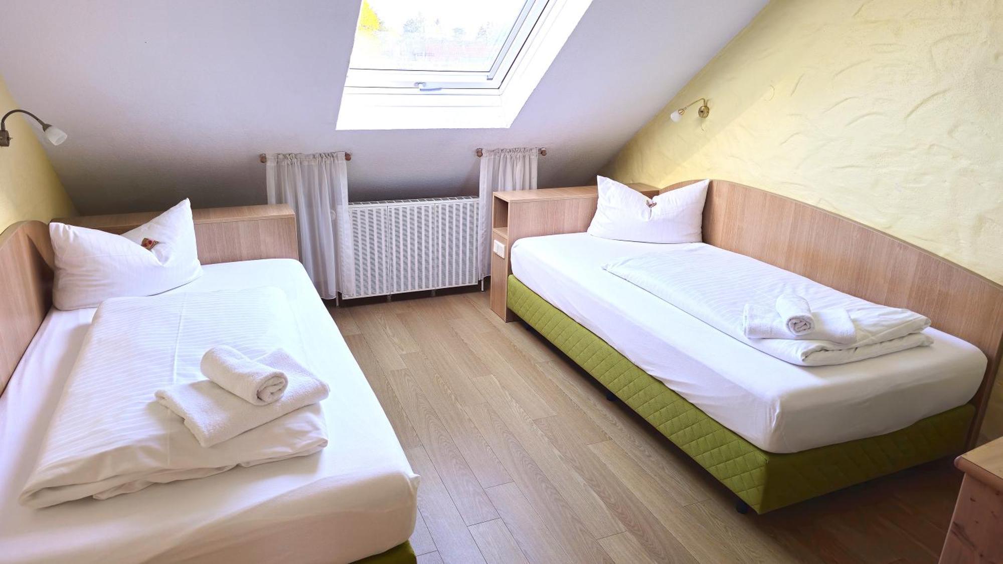 Hotel Avenue Altenfurt Нюрнберг Екстериор снимка