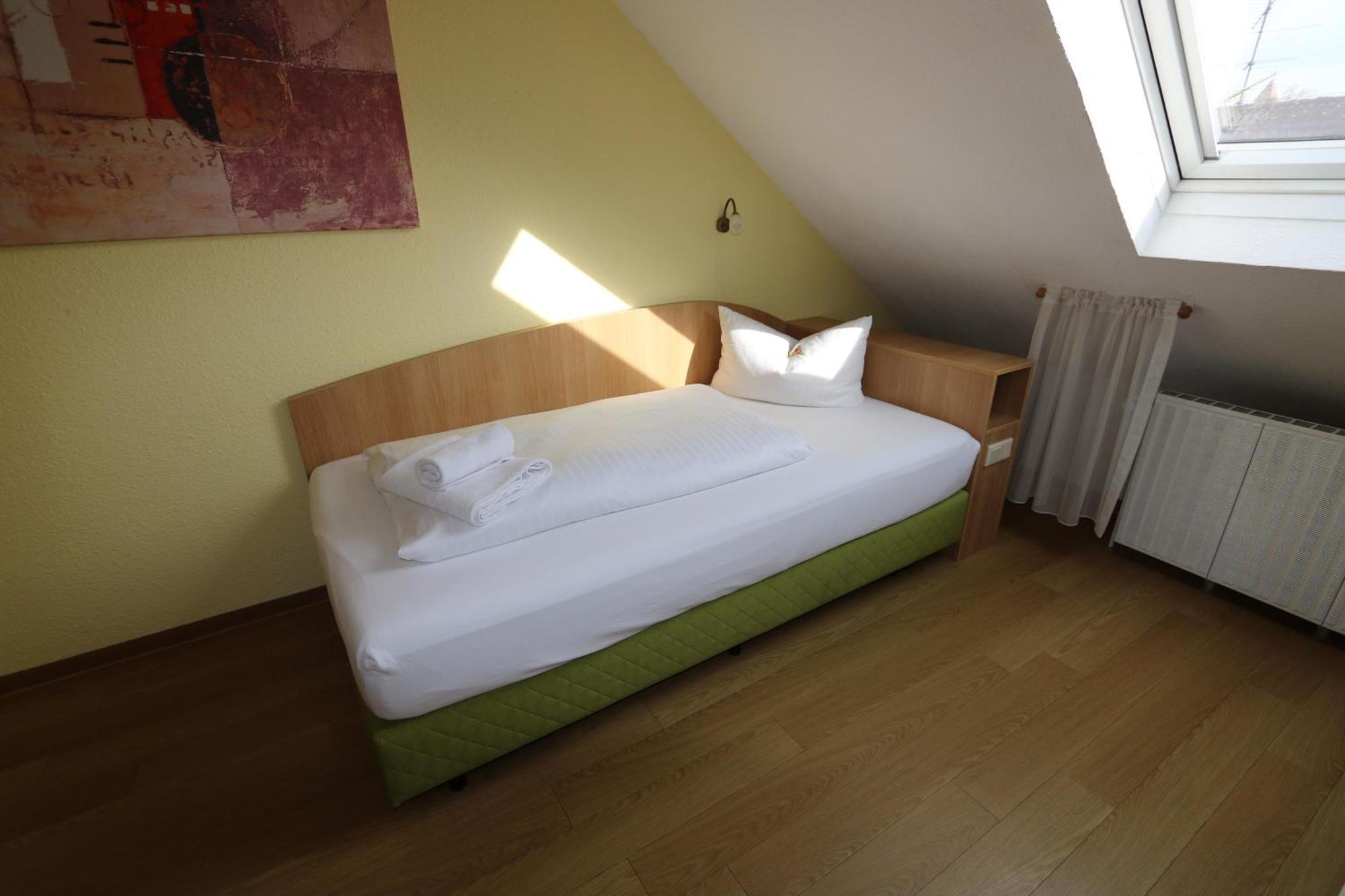 Hotel Avenue Altenfurt Нюрнберг Екстериор снимка