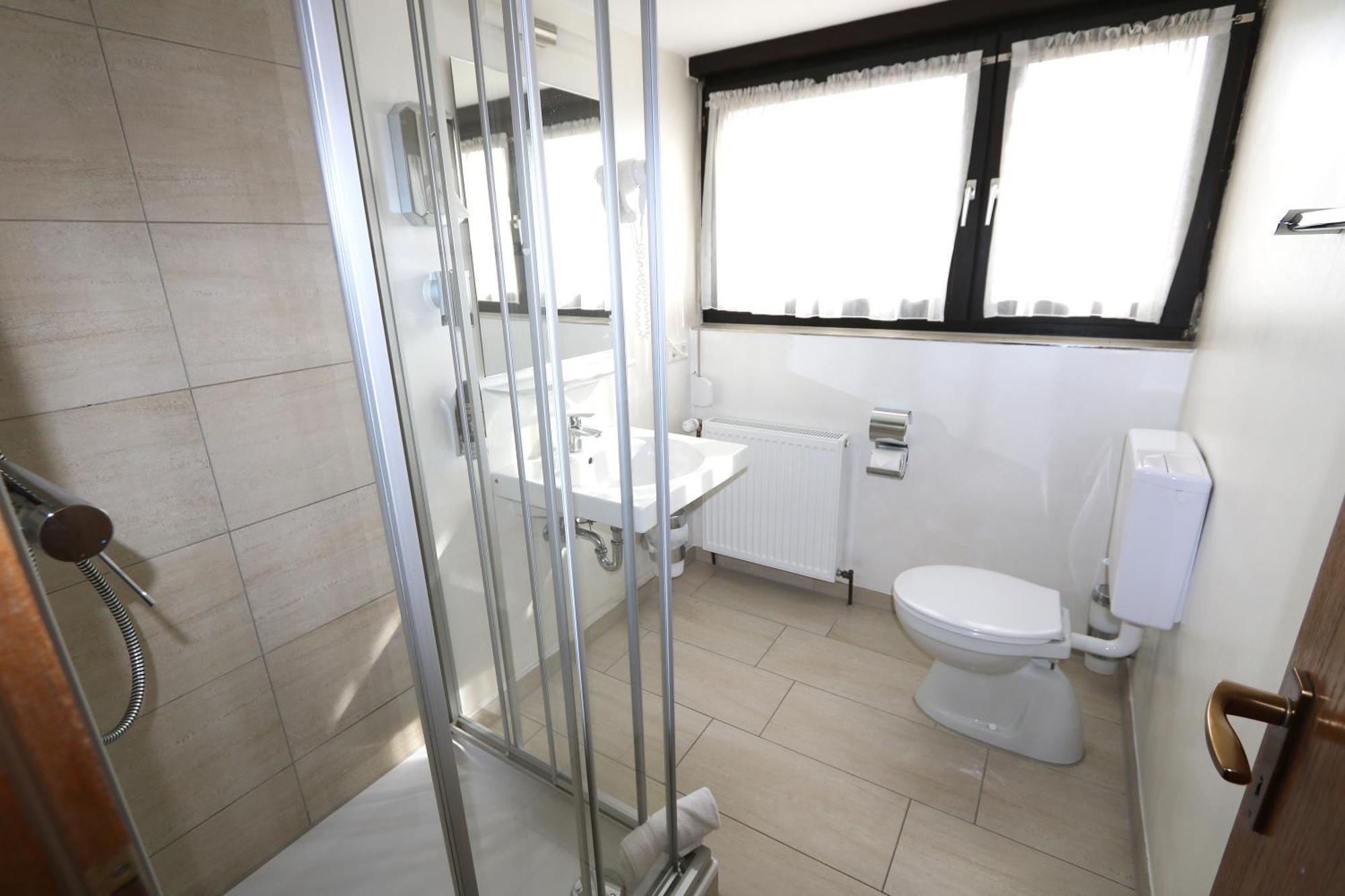 Hotel Avenue Altenfurt Нюрнберг Екстериор снимка