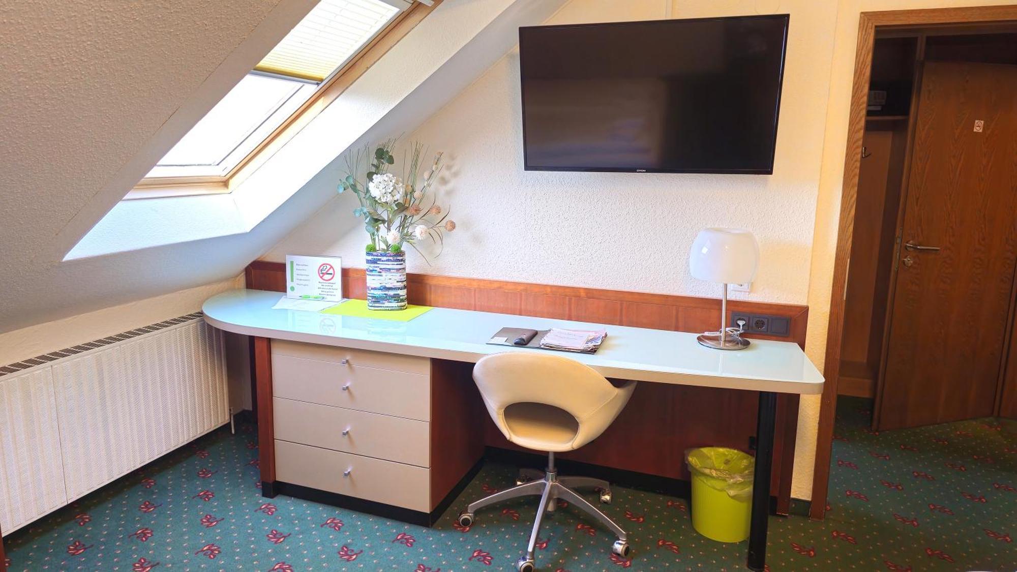 Hotel Avenue Altenfurt Нюрнберг Екстериор снимка