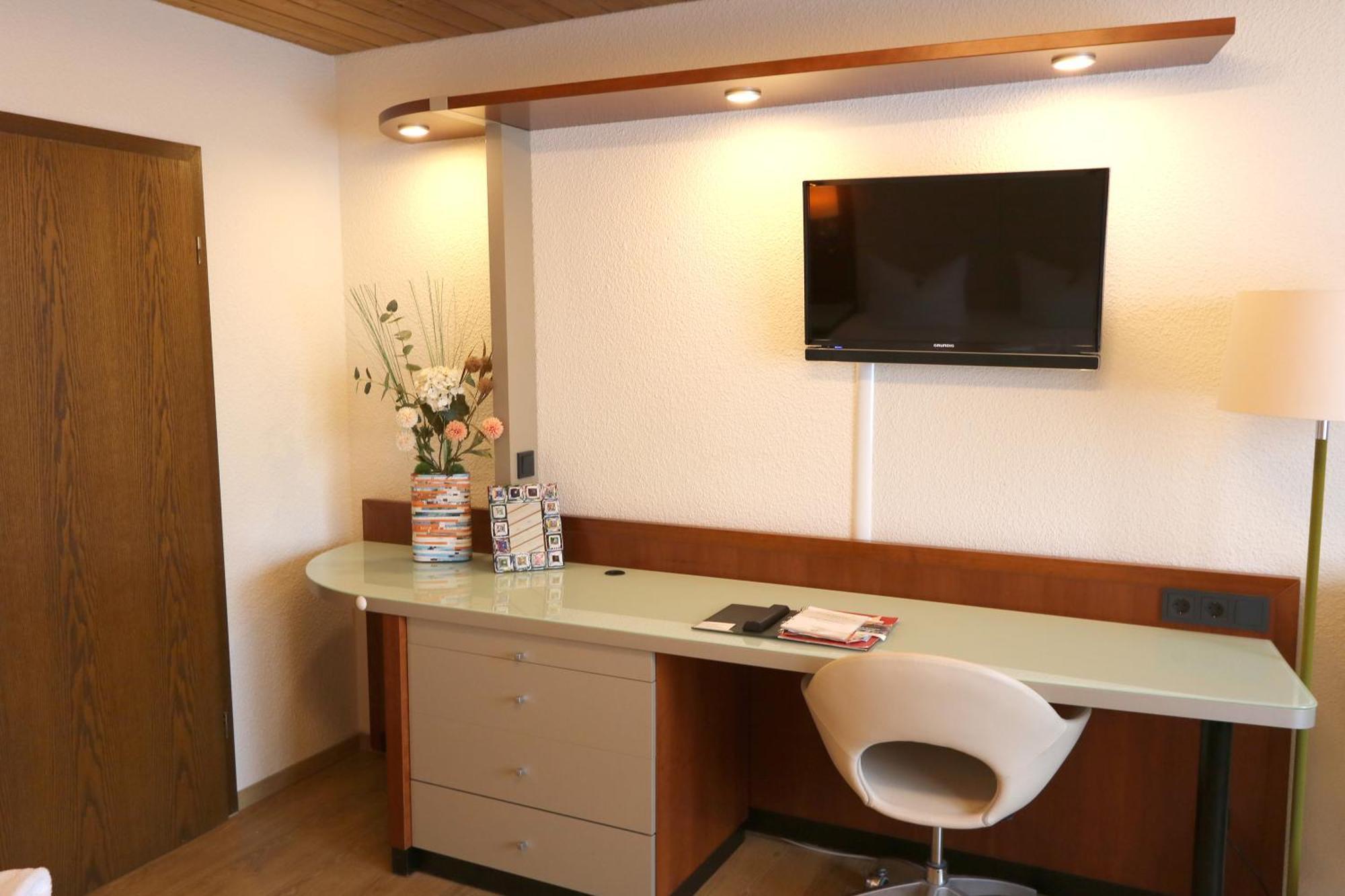 Hotel Avenue Altenfurt Нюрнберг Екстериор снимка