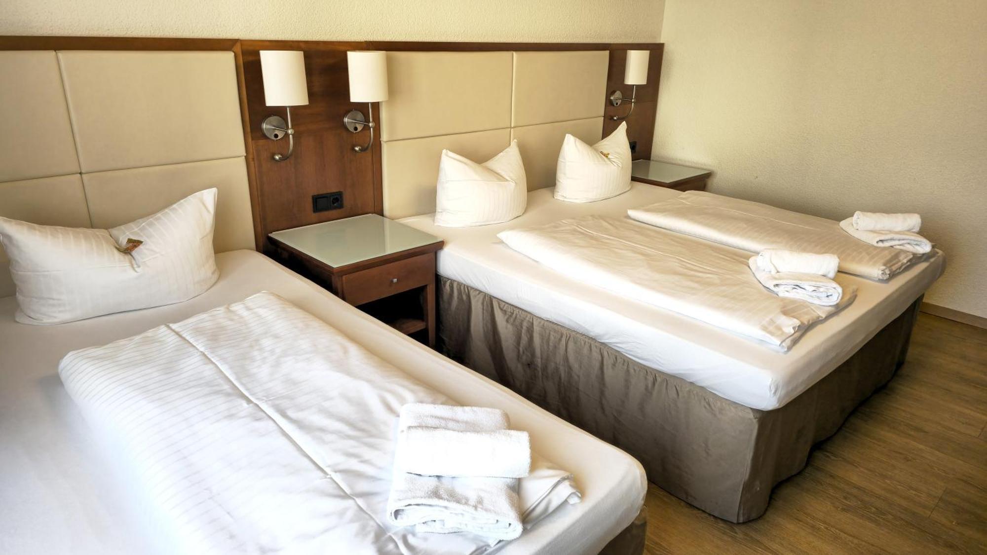Hotel Avenue Altenfurt Нюрнберг Екстериор снимка